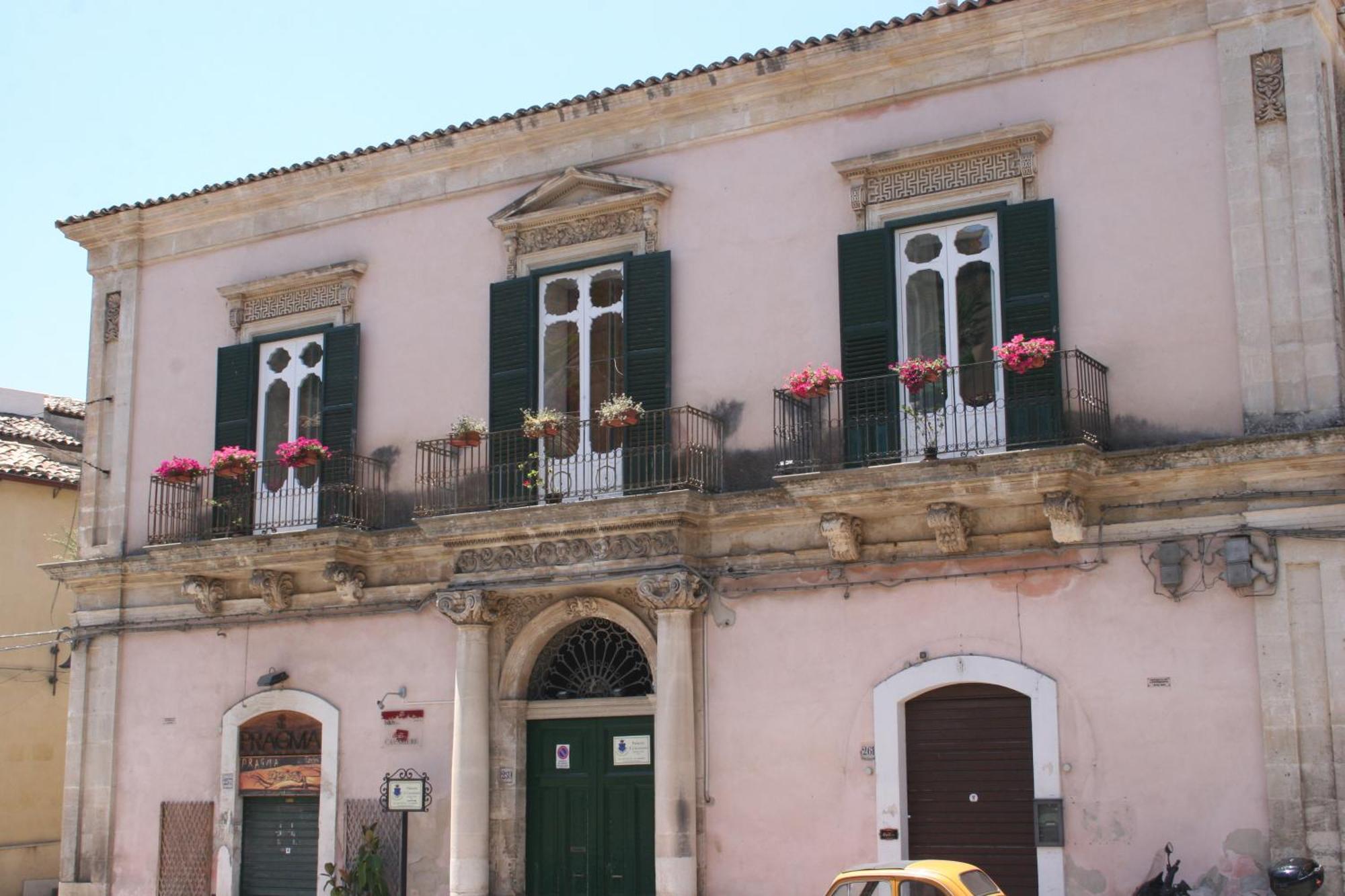 Palazzo Il Cavaliere B&B De Charme Modica Exterior foto